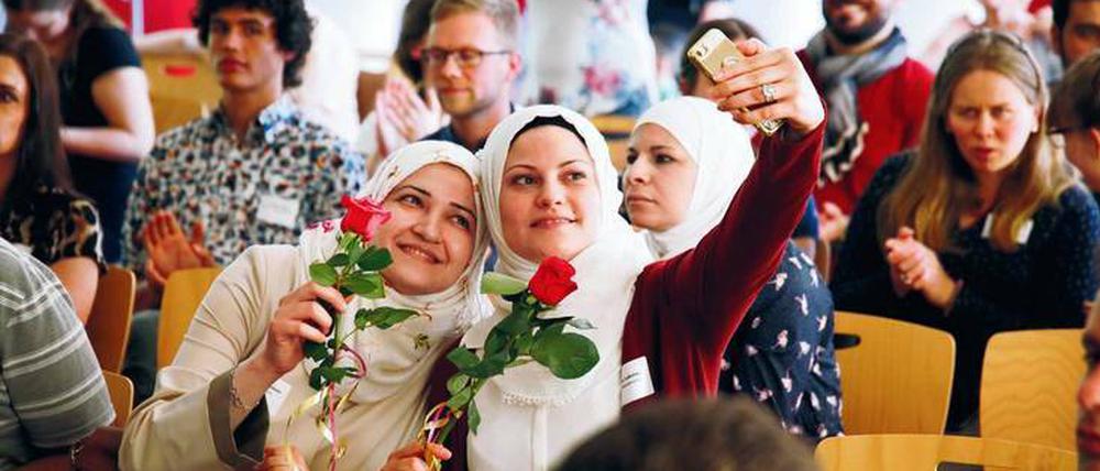 Gekommen um zu bleiben. Viele der Geflüchteten wollen längerfristig in Brandenburg bleiben, so auch die angehenden Lehrerinnen des Refugee Teachers Program der Uni Potsdam (Foto).