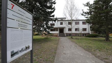 Hochschule "Clara Hoffbauer" auf Hermannswerder in Potsdam schließt, wird nach ersten Info von der Hochschule Döpfer übernommen, Ca. 180 Studenten sind betroffen.