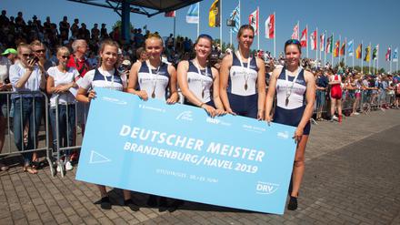 Als reines Vereinsteam gewannen die Potsdamer U17-Juniorinnen Gold im Vierer mit Steuerfrau: Fritzi Steinich, Emma Lina Kögler, Klara Kerstan, Kristin Wagner, Meike Meyer (v.l.).