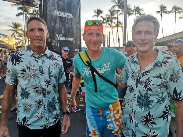 Ehre. Marcel Bossog zusammen mit den Ironman-Legenden Mark Allen (r.) und Dave Scott.