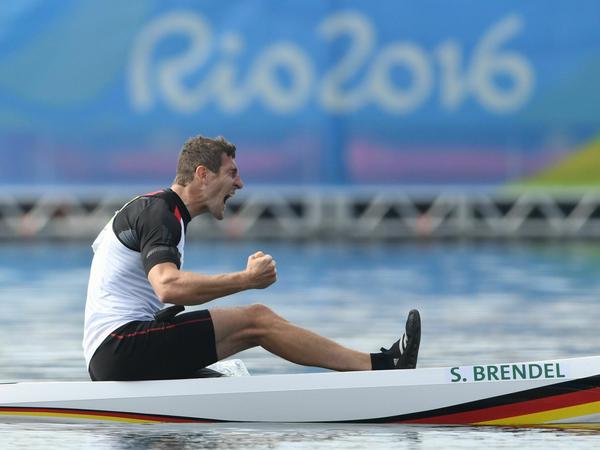 Spätestens seit seinen Olympiasiegen zwei und drei, die er in Rio holte, ist Sebastian Brendel eine Kanu-Ikone.