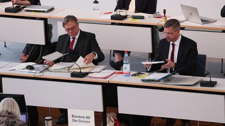 Müssen mit der schwierigen Finanzlage umgehen: Kämmerer Burkhard Exner und Oberbürgermeister Mike Schubert (beide SPD).