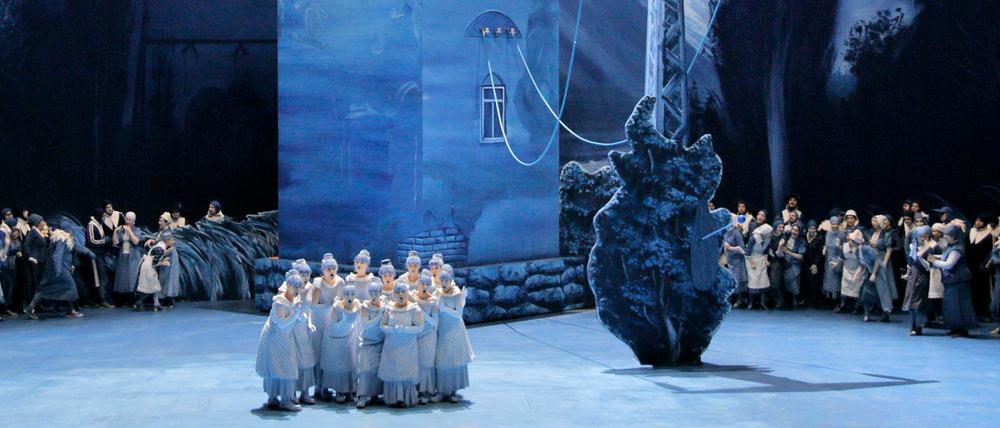 Bayreuth im Juli 2018: Das Bühnenbild zu Wagners "Lohengrin" hat das Künstlerpaar Neo Rauch und Rosa Loy gestaltet. 
