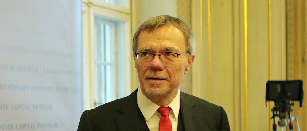 Burkhard Exner (SPD) bei der Ernennung zum Beigeordneten für Finanzen sowie als Bürgermeister für weitere acht Jahre am 16. Dezember 2021.