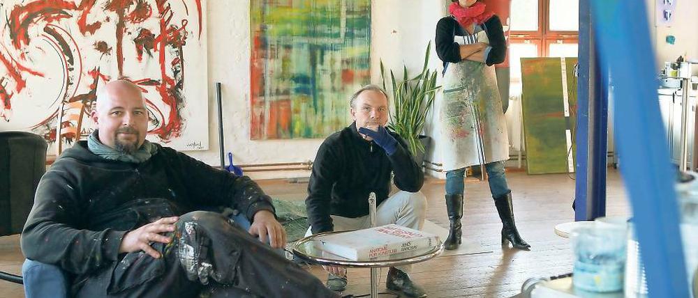 Robert Weiland (l.), Martin Mehlitz und Jenne Baule-Prinz führen am Sonntag durch ihre Ateliers in den Thiede-Werkstätten.