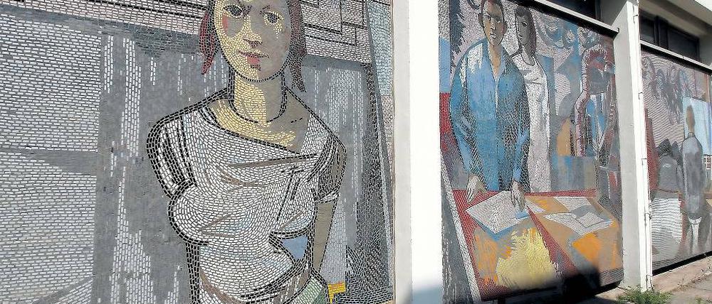 Wer nie von ihr geträumt hat, ist kein Potsdamer. Das Mädchen im Mosaik „Der Mensch bezwingt den Kosmos“ von Fritz Eisel gleicht der Frau des Künstlers.