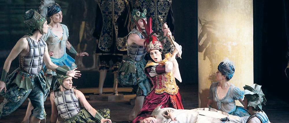 Oper vom Feinsten. Emilie Renard (Armide), Rubert Charlesworth und die Nordic Baroque Dancers.