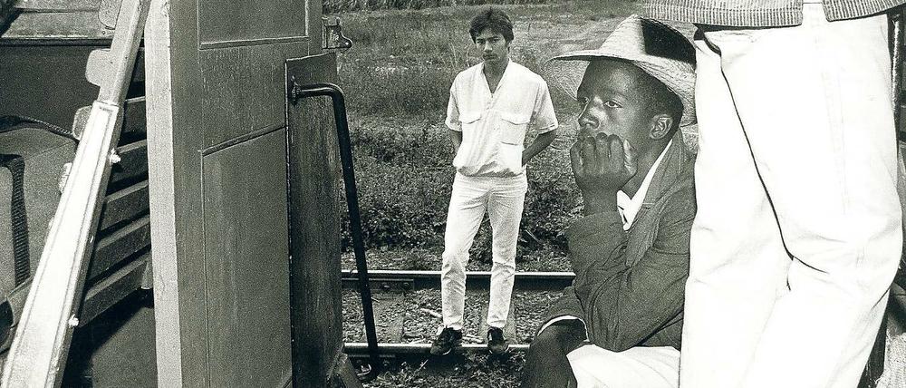 Zukunft, aber wo? Als Jürgen Strauss 1986 nach Kuba kam, spürte er bei den Menschen dort die Sehnsucht nach einer Zukunft ohne Diktatur – einer Zukunft, die weit weg schien. Bis zum 16. Juli stellt zeigt der Fotograf die damals entstandenen Bilder in der Galerie Mutter Fourage in Berlin-Wannsee.