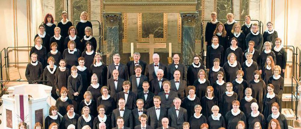 Übergemeindlich. Der 1957 gegründete Oratorienchor Potsdam zählt heute 125 Mitglieder aus verschiedenen Gemeinden. Gemeinsam haben sie das Interesse für kirchliche Musik.