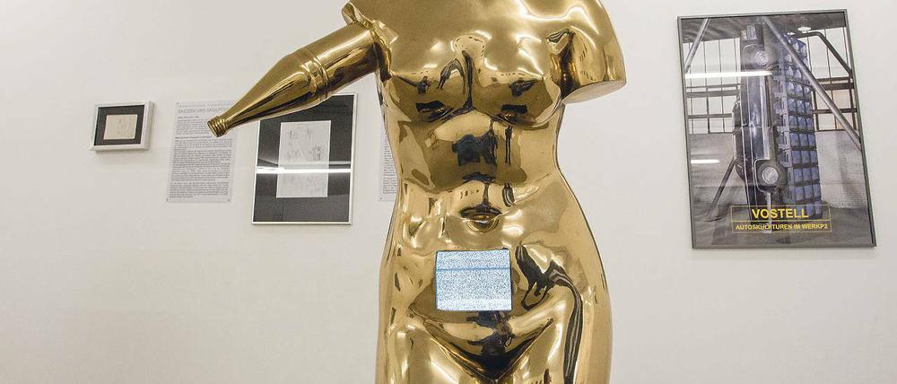Amputiert. Der Fluxuskünstler Wolf Vostell verquickte in seinen Skulpturen gern klassische Schönheitsideale mit einer ordentlichen Prise Gesellschaftskritik. Sein Torso „Berlinerin“ (1994) trägt einen Fernseher im Bauch.