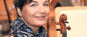 Renate Loock ist Geigerin der Kammerakademie Potsdam. Sie spielt auf einem Instrument von Jean Baptiste Vuillaume.