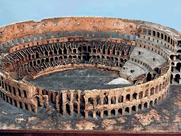 Die Gräfin Lichtenau brachte von ihrer Italienreise neben Kupferstichen auch  dieses Colosseum aus Kork mit. 