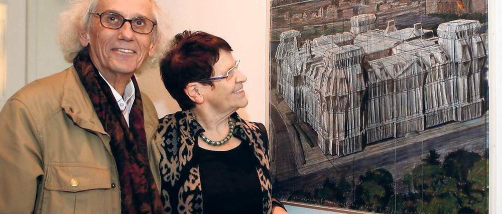 Reminiszenzen. Christo und Rita Süssmuth bei der Ausstellungseröffnung.