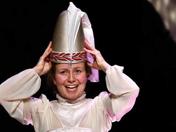 Clara Schoeller als Gretchen in "Faust", die Eröffnungsinszenierung des Poetenpack im Schlosstheater nach sieben Jahren Pause.
