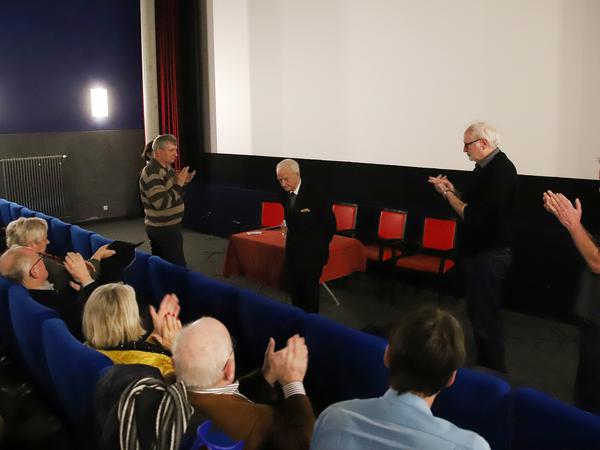 Regisseur Hans-Erich Viet (2.v.rechts), Kameramann Thomas Keller (rechts) und Leon Schwarzbaum (M.). 