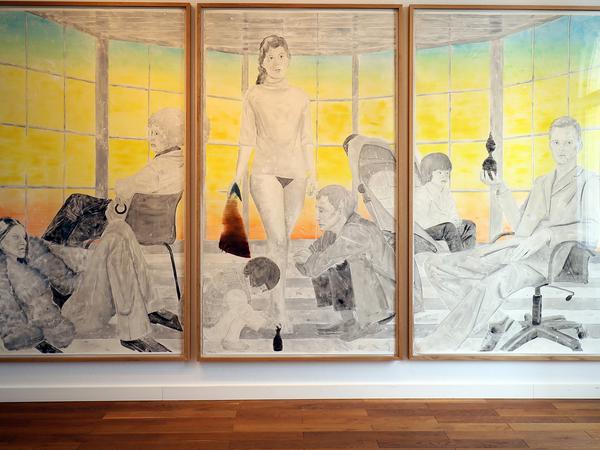 Stille Kraft. Marion Finks Triptychon in der Ausstellung "Art. 8 GG Versammlungsfreiheit" in der Villa Schöningen.