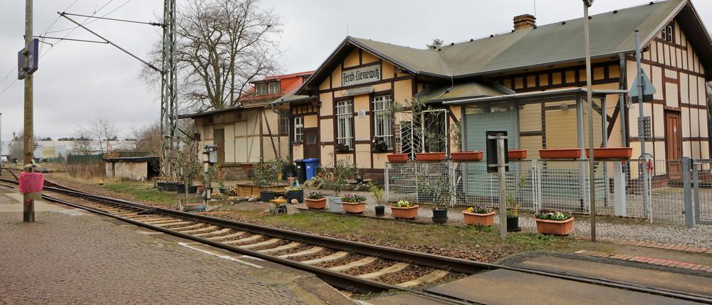 Am Bahnhof Ferch-Lienewitz halten bald wochenlang weder Züge noch Ersatzbusse.