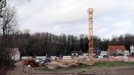 Auf der Baustelle der Bonava in Stahnsdorf ist vor rund einer Woche die Fliegerbombe entdeckt und dann gesprengt worden. 