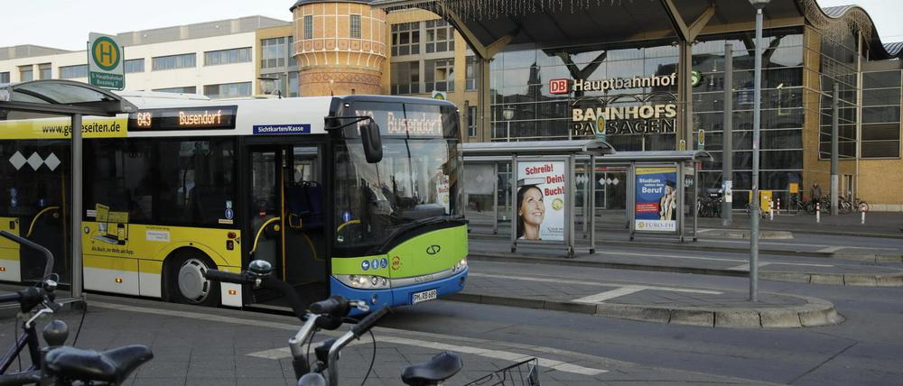 Fahrer der Regiobusse vom Potsdamer Hauptbahnhof nach Teltow sollen sich ausländerfeindlich geäußert haben, schilderte eine PNN-Leserin.