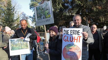 Anwohner und Naturschützer kritisierten die geplante Waldrodung in Wilhelmshorst.