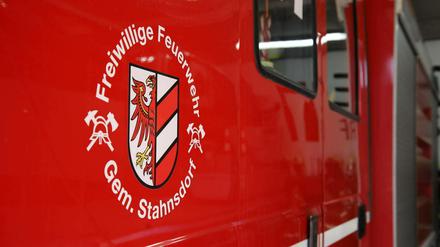Für die Kameraden der Stahnsdorfer Feuerwehr sei es schwer gewesen, den Brand in dem dichten Nebel und bei der starken Rauchentwicklung zu löschen. 