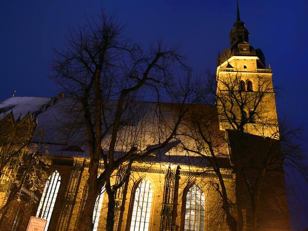Die Arbeiter sollen die Orgel der St.Katharinenkirche in Brandenburg/Havel restaurieren.