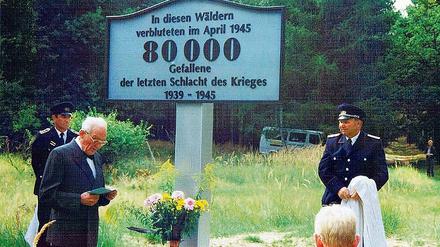 Bisher einzige Erinnerung an die Opfer der Schlacht in den Fercher Wäldern: das 1994 auf Privatinitiative aufgestellte Gedenkkreuz in Neuseddin.