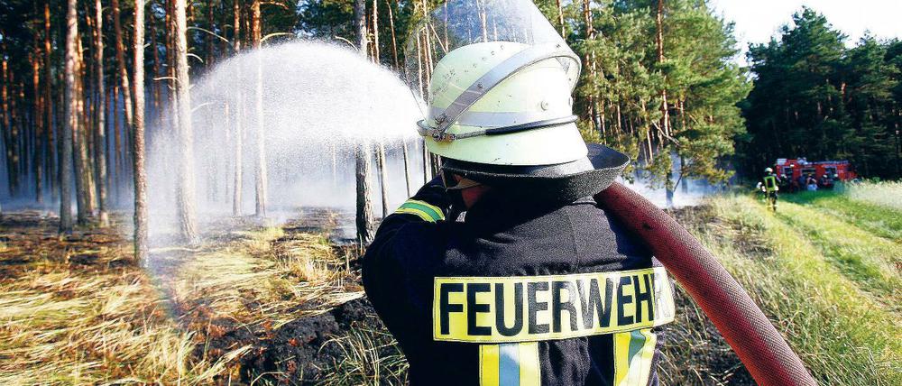 Stark gefordert: Bei 421 Bränden und Explosionen waren die mittelmärkischen Feuerwehren 2009 im Einsatz. Dreimal so hoch war jedoch die Zahl der technischen Hilfeleistungen vor allem auch auf Autobahnen.