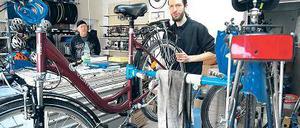 Neuer Chef. Philipp-Daniel Ullmann repariert jetzt Teltows Räder.