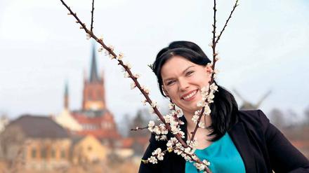 Cindy Linke ist neue Blütenkönigin von Werder. Die 27-Jährige ist seit Jahren die Erste, bei der das nicht erst einen Tag vor der Eröffnung des Blütenfestes bekannt gegeben wird.