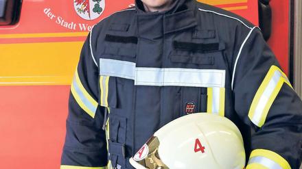 Seit vier Monaten Chef. Robert Teschke ist Werders erster hauptamtlicher Stadtwehrführer. Sein Vorgänger war noch ehrenamtlich tätig, wegen gestiegener Fallzahlen hat die Stadt die neue Stelle geschaffen. Die gesamte Feuerwehrführung wird neu aufgestellt.
