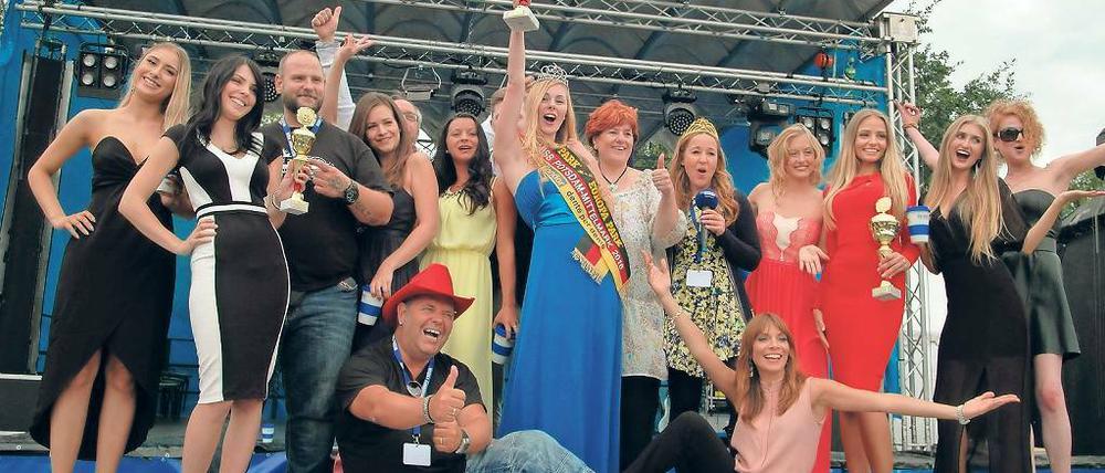 Eine wird gewinnen. 2016 jubelte die Straußbergerin Angelina Künkel über den Sieg bei der Wahl zur „Miss Potsdam-Mittelmark“. Am Samstag streiten neue Bewerberinnen um die Schärpe.