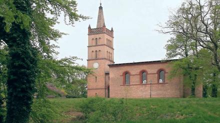 Kunst-Kirche. Die Petzower Schinkelkirche ist seit Jahren entweiht und wird für wechselnde Ausstellungen genutzt. Das Werderaner Standesamt traut auch Paare in der Kirche.
