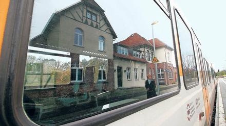 Künftiges Nahverkehrsdrehkreuz. Der Bahnhof Beelitz Stadt soll ab Januar Endpunkt für die Busse aus Potsdam und Kloster Lehnin werden. Dadurch soll der Verkehr besser vernetzt werden. Ab 2022 soll zudem eine zusätzliche Bahnlinie starten, sodass dann Züge von Beelitz direkt nach Potsdam und Berlin fahren.