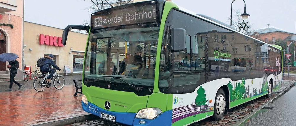 Von Potsdam nach Werder. Die Linie 631 ist das Herzstück des Powerbus-Konzepts, das seit Januar 2017 den Öffentlichen Personennahverkehr in Werder (Havel) prägt. Die Bilanz nach dem ersten Jahr kann sich sehen lassen.