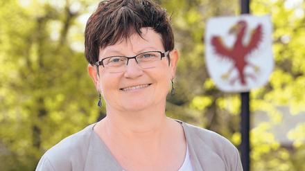 Die Amtsinhaberin. Seit 2010 ist Ute Hustig Bürgermeisterin von Nuthetal. 1993 ist sie nach Saarmund gezogen und seither im Ort und der Gemeinde politisch aktiv, vorher war sie Stadtverordnete in Potsdam. Ihr größter Erfolg ist es, den Kassenkredit der Gemeinde von einer Million Euro abgebaut zu haben.