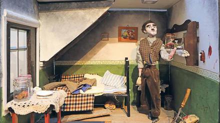 "Totmacher". In ihrem Diorama zeigt die Puppenmacherin Sandra Dahlmann das Zimmer des Serienmörders Fritz Haarmann. 