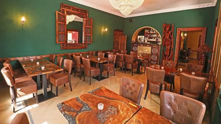 Mit viel Liebe zum Detail ist aus dem rustikalen Gasthof an der Machnower Schleuse ein warmes, elegantes indisches Restaurant geworden.