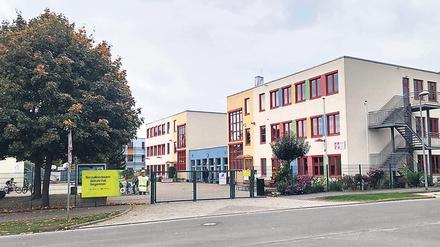 Unsicher. Die Gebäude der Michendorfer Grundschule sind gesperrt. 