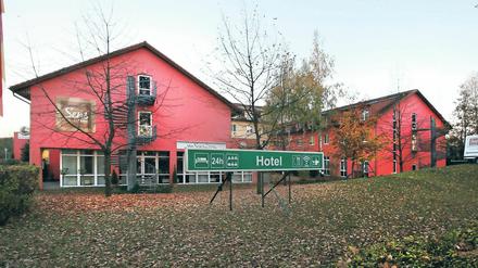 In das ehemalige Sens-Convent Hotel in Michendorf sollten vor Jahren schon Flüchtlinge einziehen.