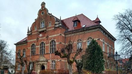 Der Sitz des Landrates in Bad Belzig. In der Stadt gibt es noch weitere Verwaltungsgebäude. 