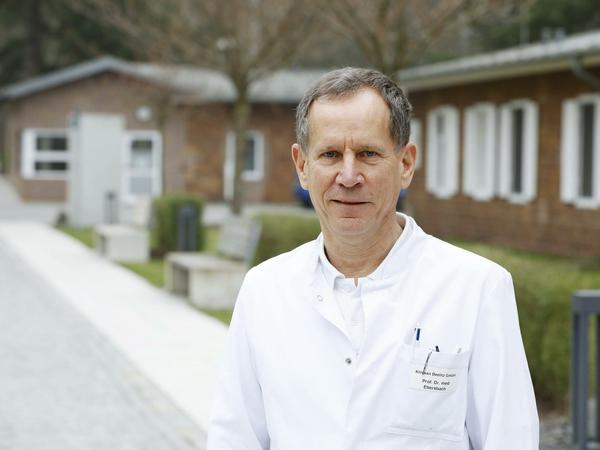 Georg Ebersbach ist seit 1998 Chefarzt der Parkinson-Klinik.