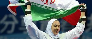 Damals noch unter iranischer Flagge. Kimia Alisadeh, Taekwondo-Bronzemedaillengewinnerin von Rio, hält sich nun offenbar in Europa auf.