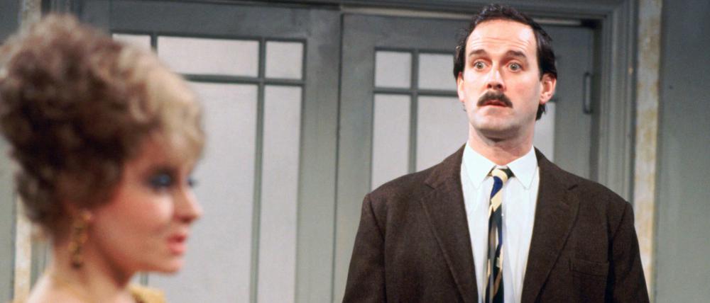 Wie Deutschen zu begegnen ist, wusste auch „Monty Python“ John Cleese in der Kultserie „Fawlty Towers“.