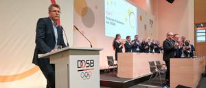 DOSB-Chef Thomas Weikert bei der Mitgliederversammlung in Frankfurt.