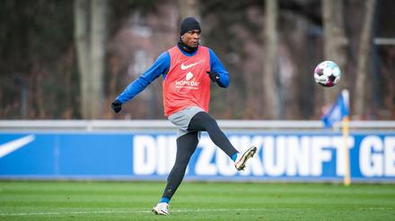 Zurück am Ball. Jhon Cordoba ist nach seiner Verletzungspause sogar schon wieder ein Startelfkandidat für das Spiel an diesem Samstag gegen den FC Schalke 04.