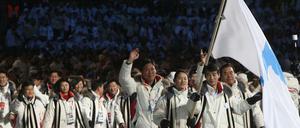So soll es wieder werden: Nord- und Südkorea laufen gemeinsam bei der Eröffnungsfeier der Winterspiele 2006 in Turin ein.