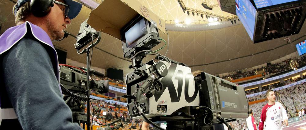 Von der Halle in die Welt. Die Handball-WM könnte in Deutschland nur im Internet zu sehen sein.