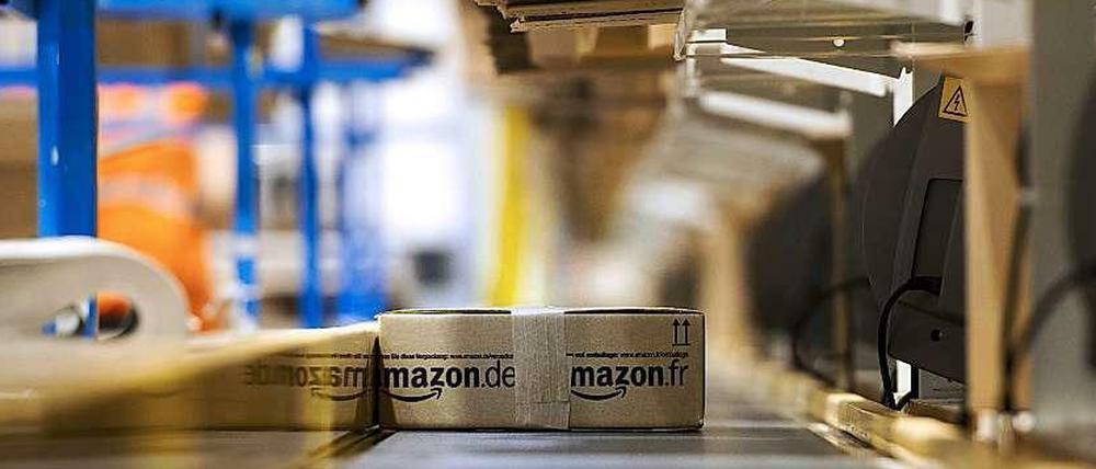 Paket in der Warteschleife: Amazon soll Buchverlage mit verzögerten Auslieferungen erpresst haben