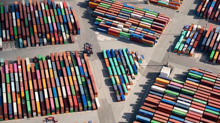 Containerterminal im Hamburger Hafen: Deutschlands Exporten wuchsen im Februar kräftig.
